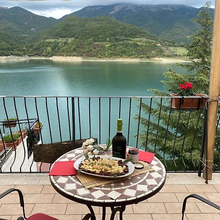B&B La Casetta Sul Lago Colle di Tora Buitenkant foto