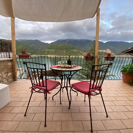B&B La Casetta Sul Lago Colle di Tora Buitenkant foto